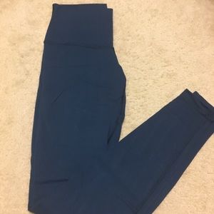 Lululemon classic high waisted wunder under size 6